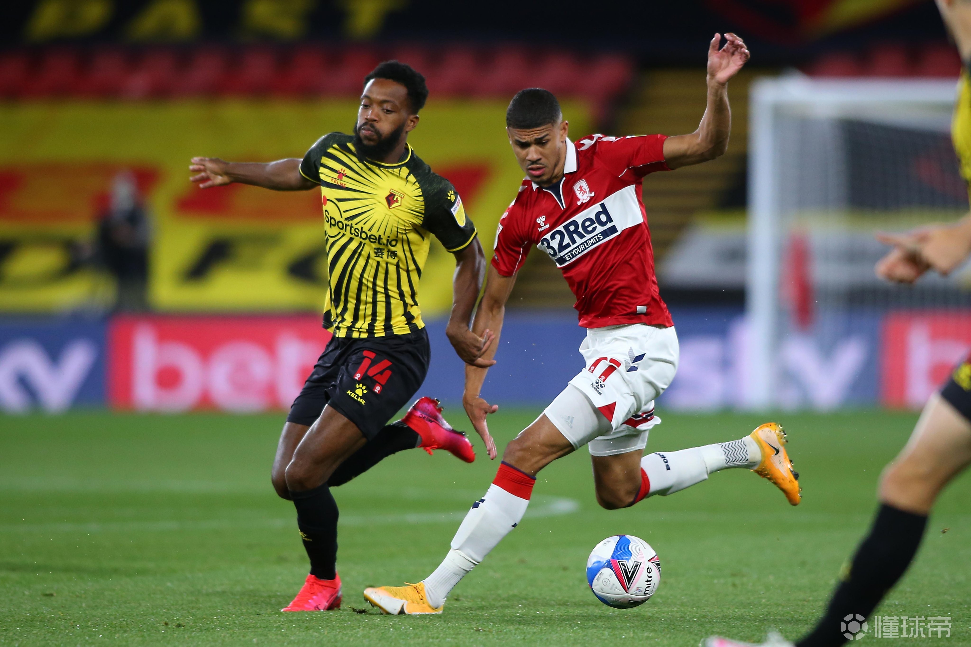 包含圣安东尼奥马刺迎英超关键赛，赛前主帅复盘，目标明确，团队化学反应显著的词条